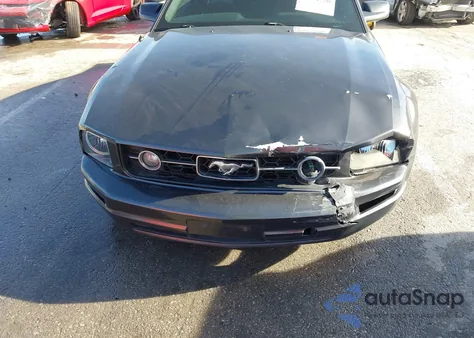 2007 Ford Mustang V6 Deluxe/V6 Premium z USA, uszkodzony, nr VIN 1ZVFT80N175242916